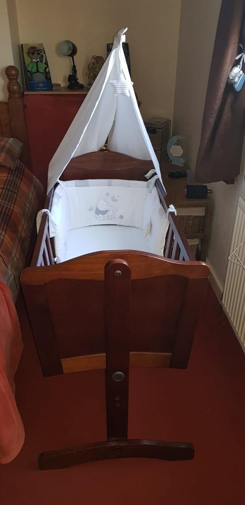 winnie the pooh starry night bassinet